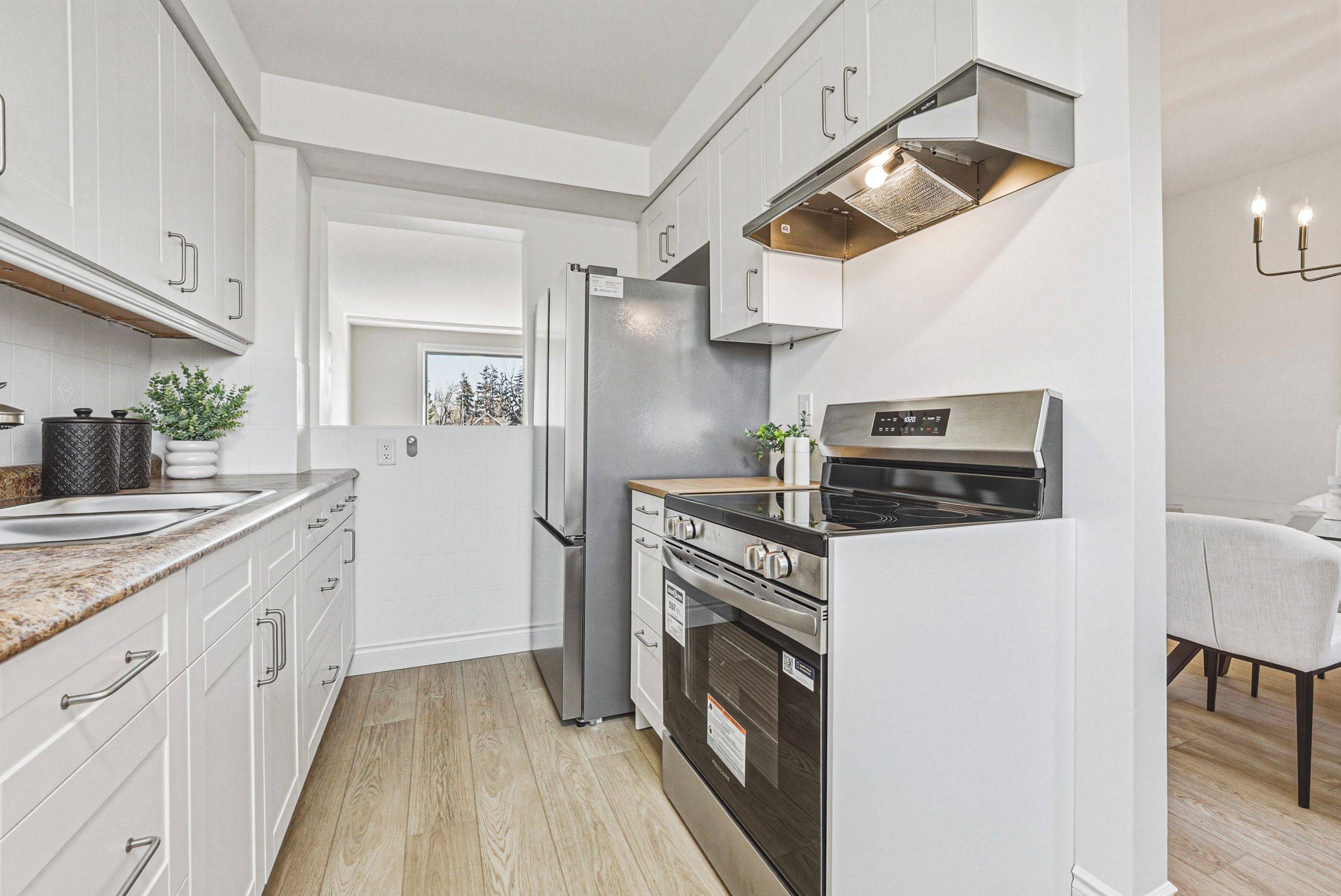 64 Bronte ST S #2, Milton, ON L9T 1Y8