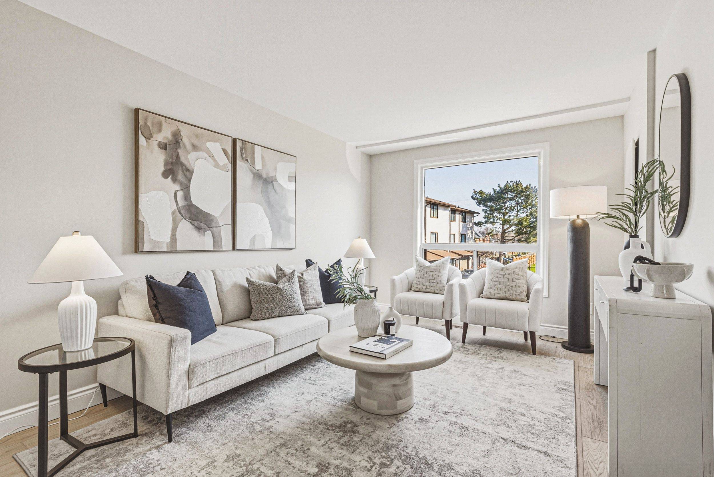 64 Bronte ST S #2, Milton, ON L9T 1Y8