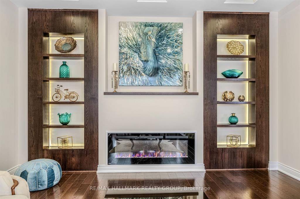 699 Ballycastle CRES, Blossom Park - Airport And Area, ON K1X 0A4