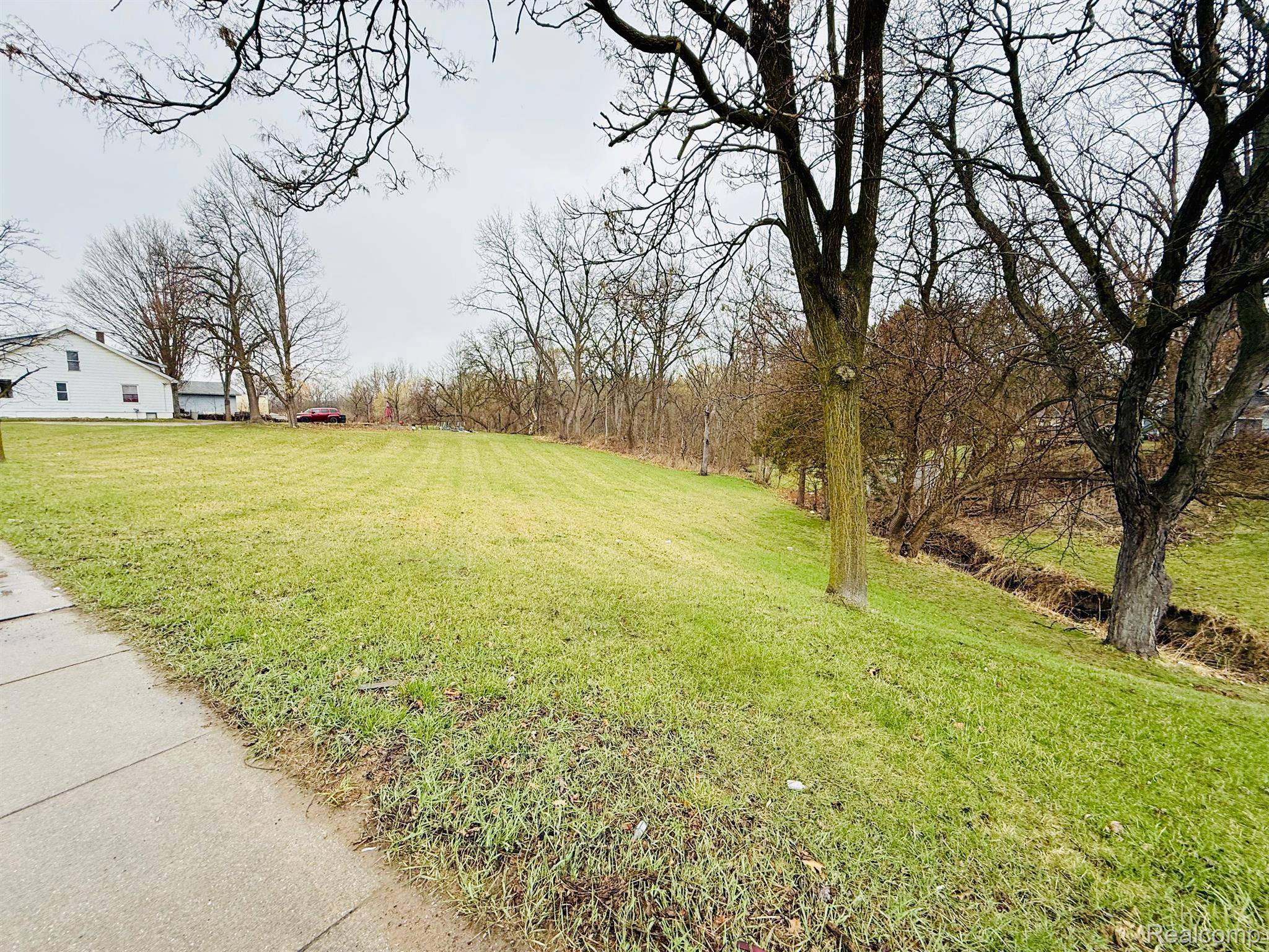 572 W VIENNA ST, Clio, MI 48420