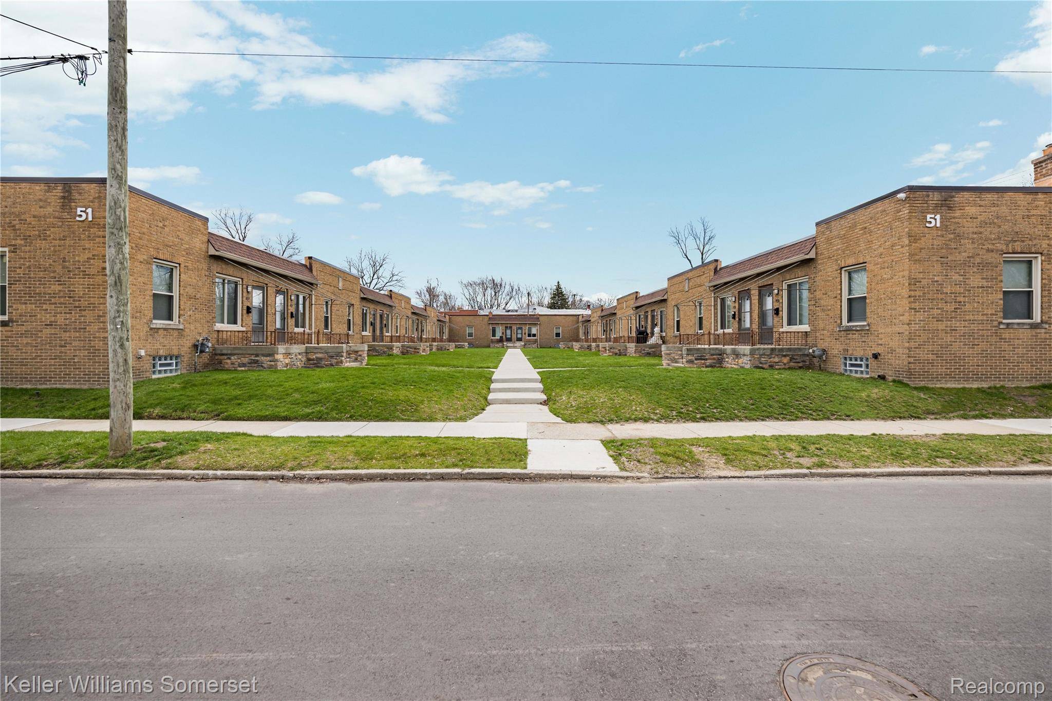 51 SPOKANE DR, Pontiac, MI 48341