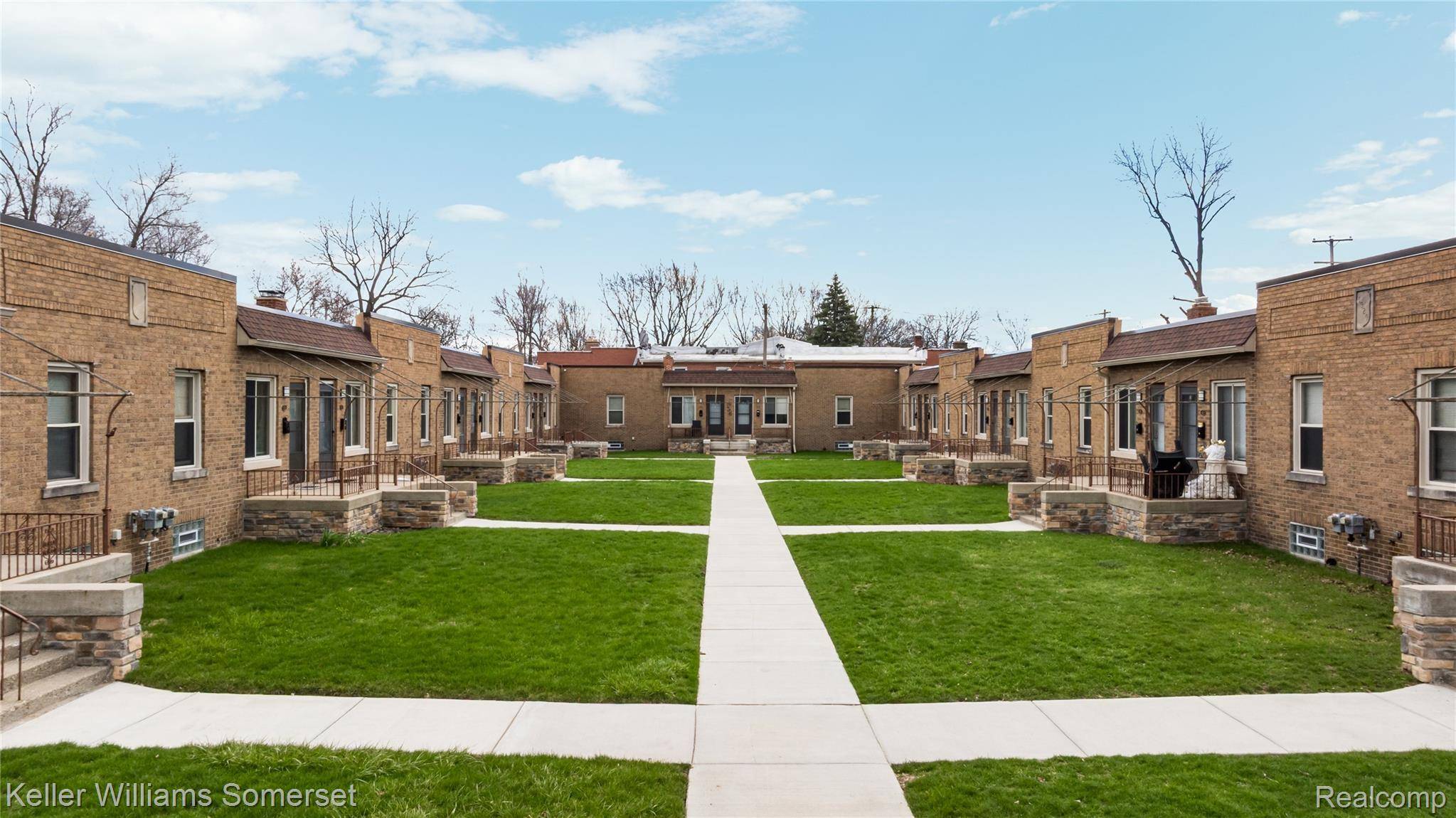 51 SPOKANE DR, Pontiac, MI 48341