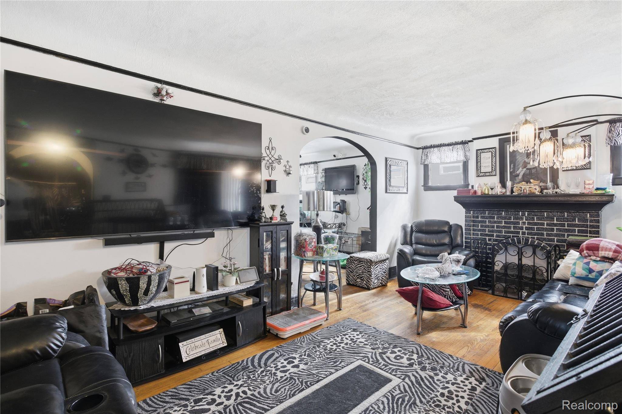 15400 Cruse ST, Detroit, MI 48227