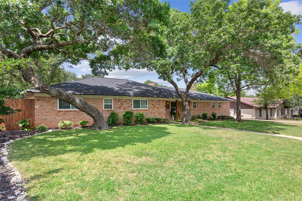 7844 Fairway Road, Woodway, TX 76712