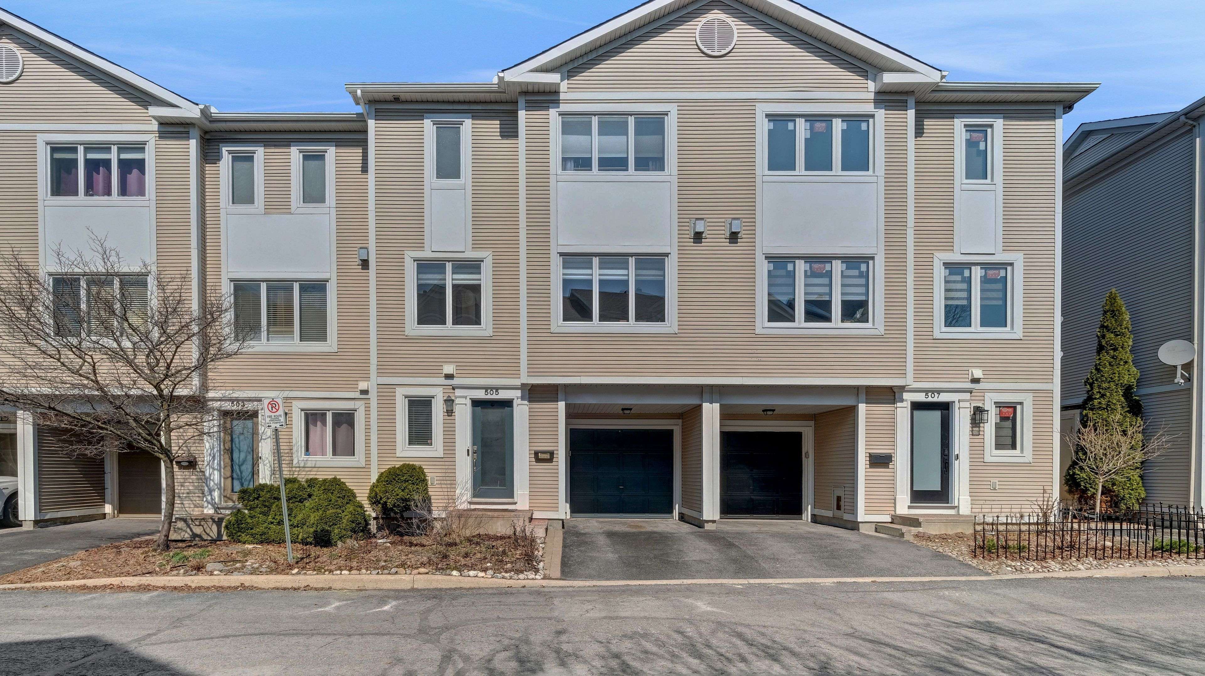 505 Burleigh Private, Cyrville - Carson Grove - Pineview, ON K1J 1J9