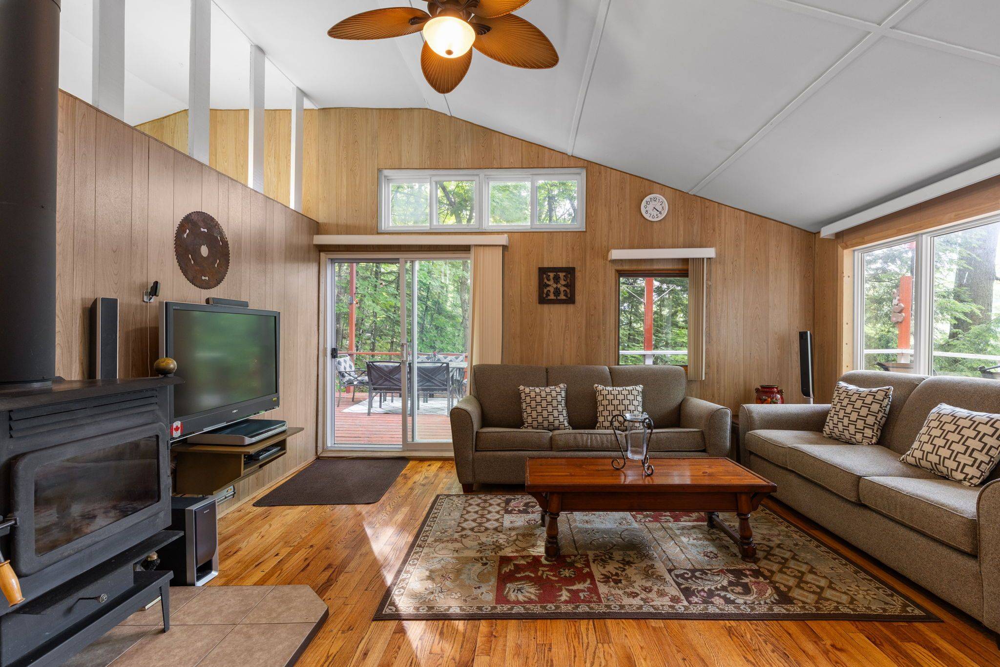 1096 Cowan Park RD, Muskoka Lakes, ON P0B 1M0