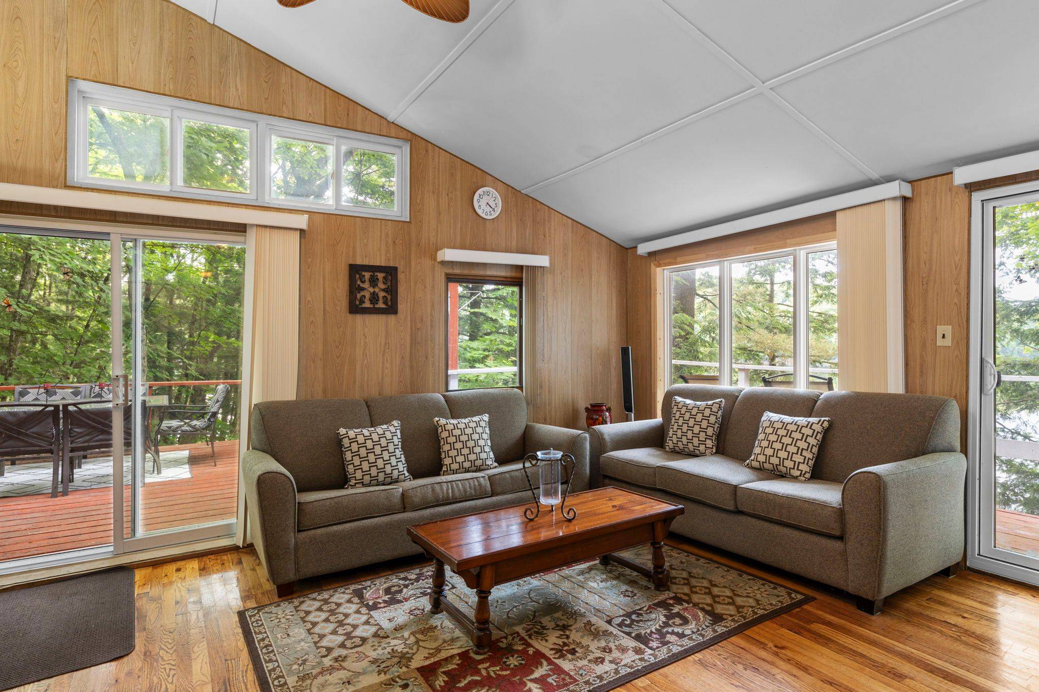1096 Cowan Park RD, Muskoka Lakes, ON P0B 1M0
