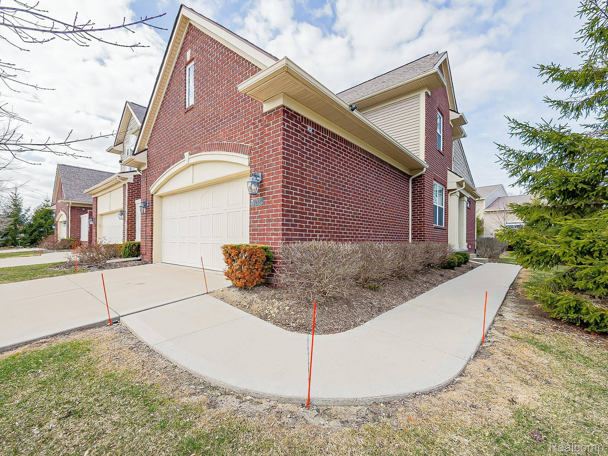 7212 Berry FLD, West Bloomfield Charter Township, MI 48322