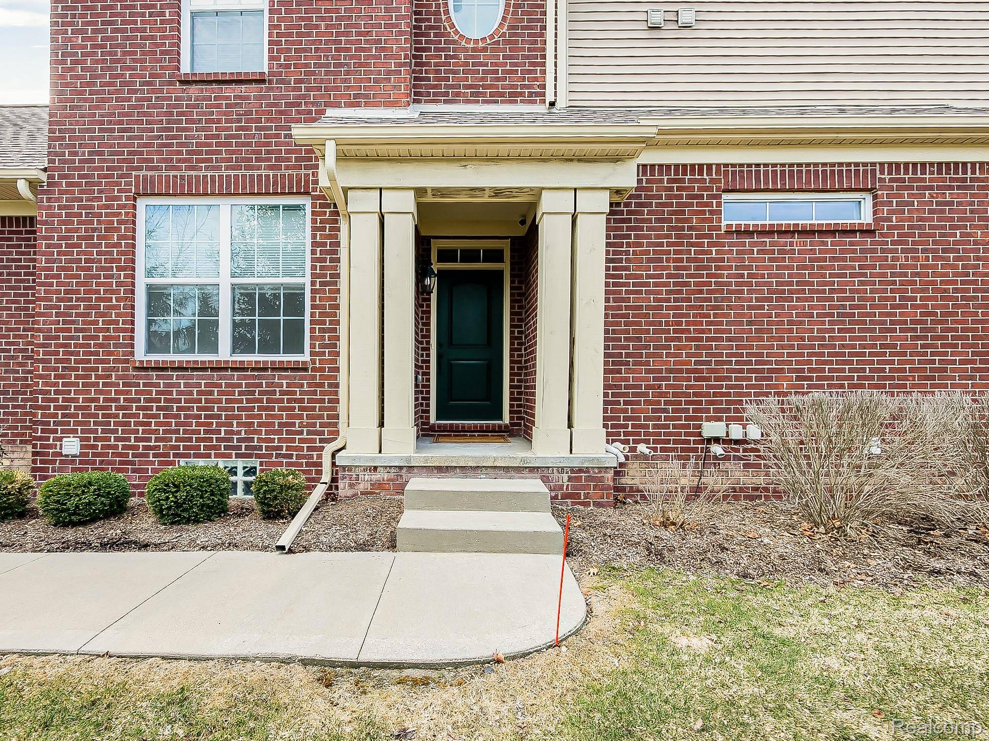 7212 Berry FLD, West Bloomfield Charter Township, MI 48322