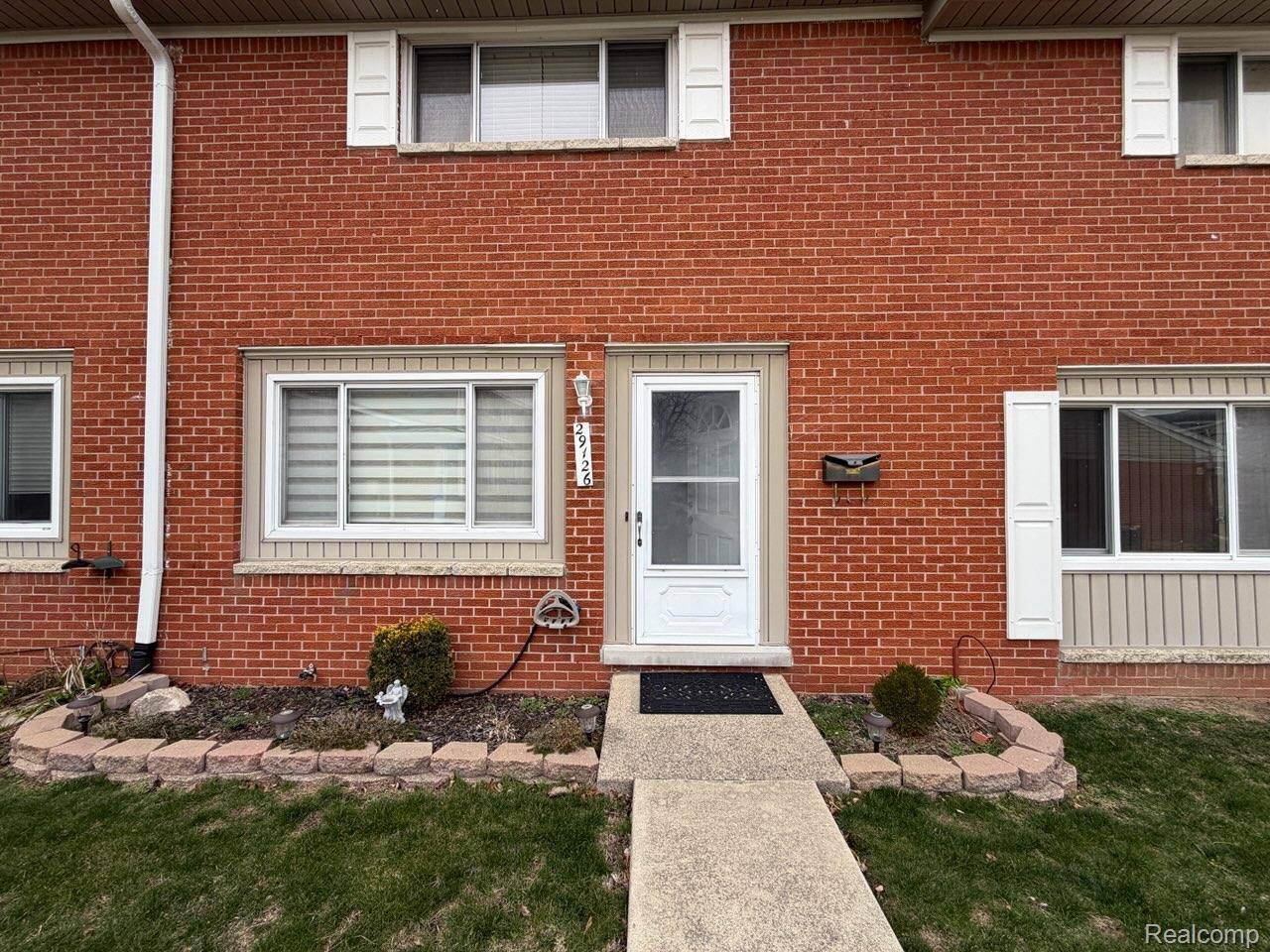 29126 Manchester ST, Westland, MI 48185