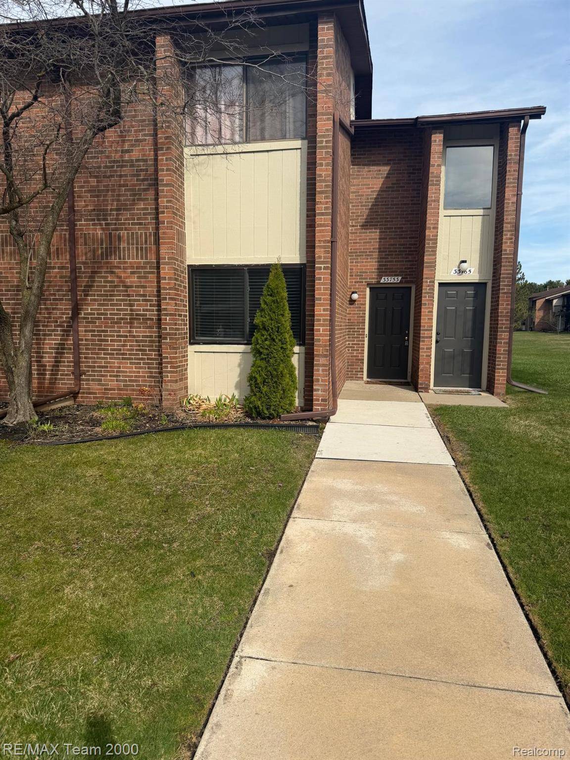 33753 Pondview CIR, Livonia, MI 48152