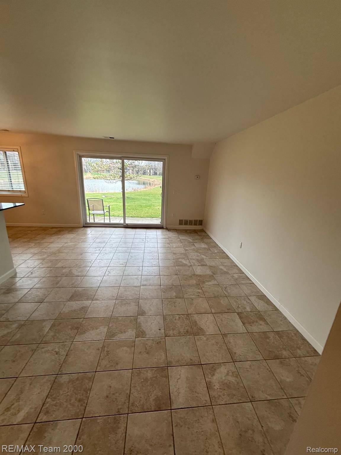 33753 Pondview CIR, Livonia, MI 48152