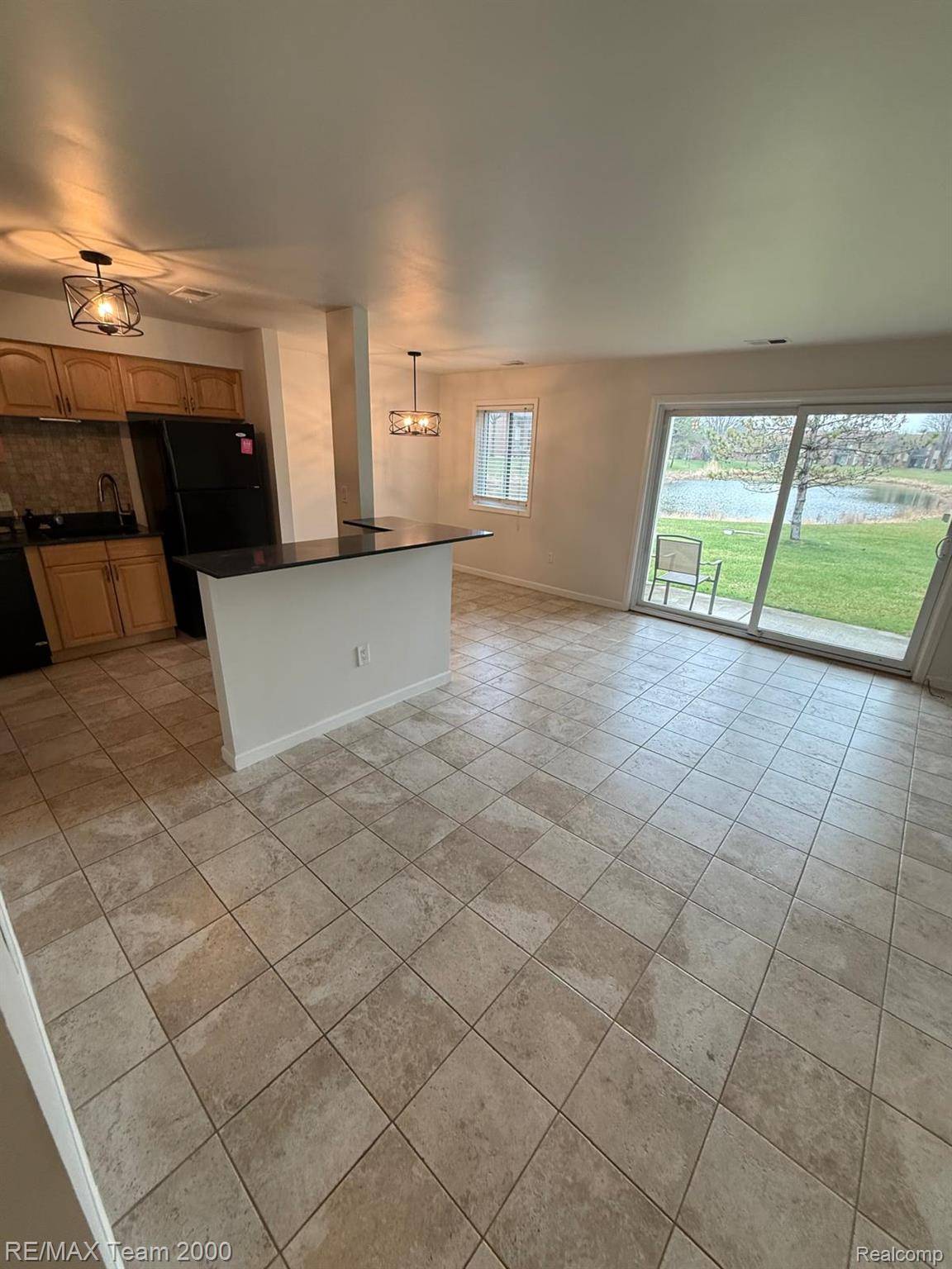 33753 Pondview CIR, Livonia, MI 48152