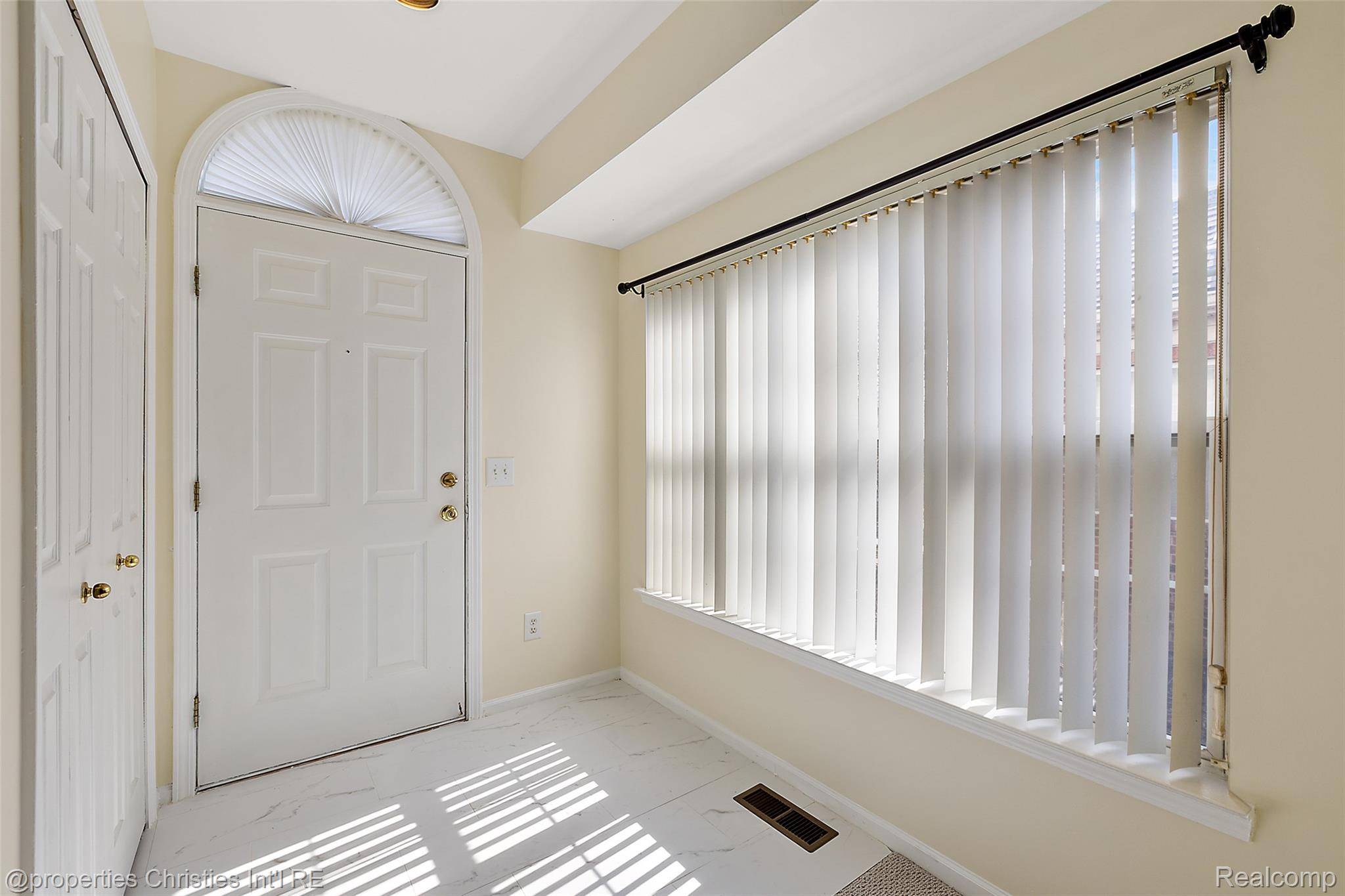 1830 Campau Farms CIR #123, Detroit, MI 48207