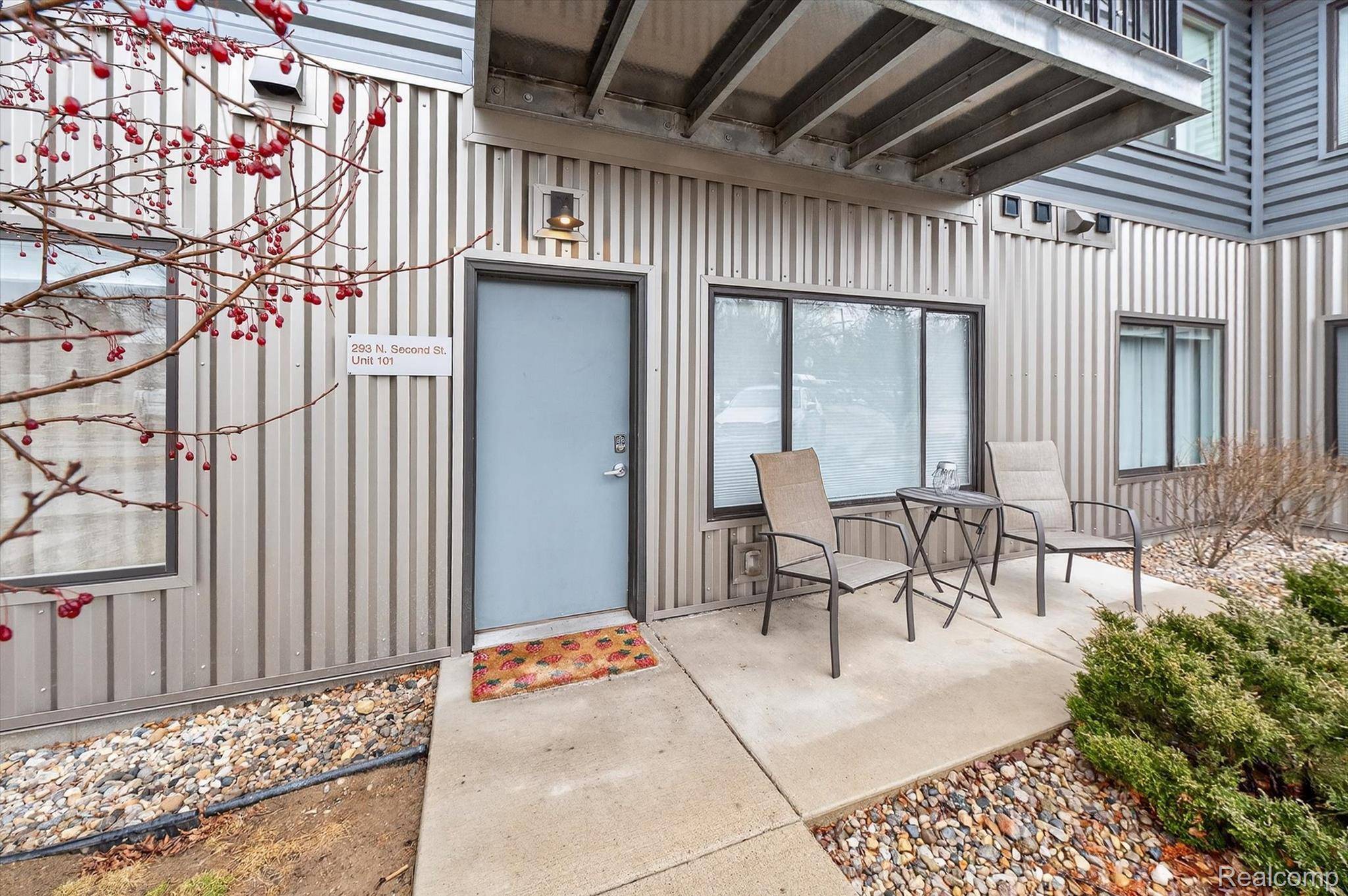 293 N 2nd ST, Brighton, MI 48116