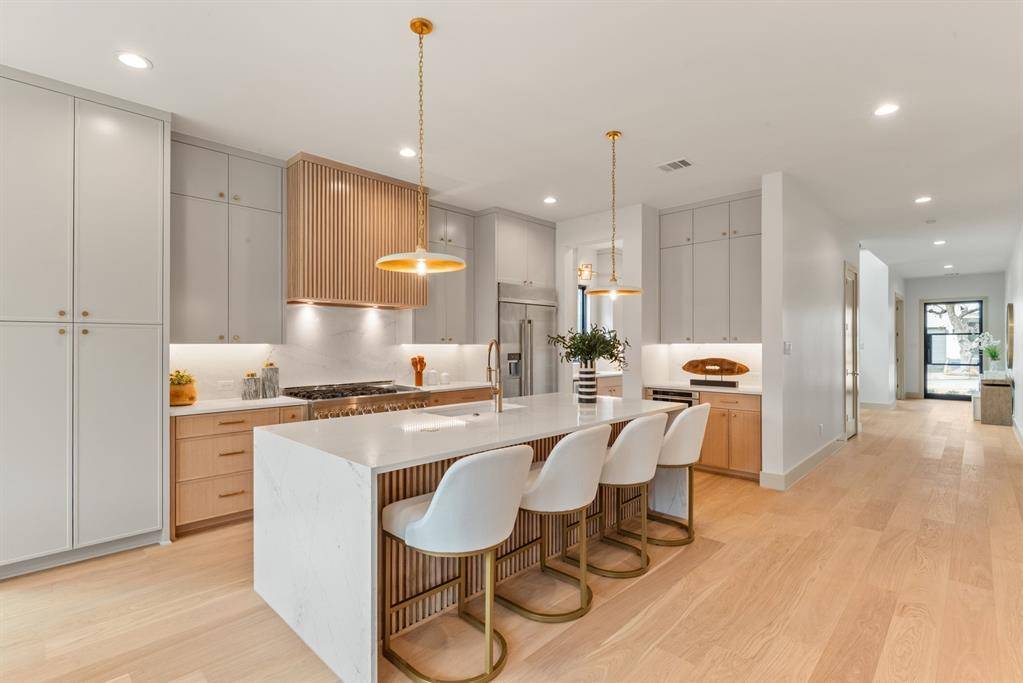 1810 Corona Street, Dallas, TX 75214