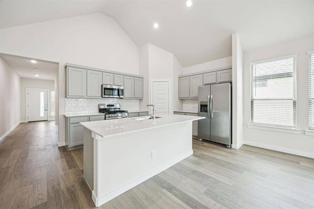 2109 Rowan Drive, Gunter, TX 75058