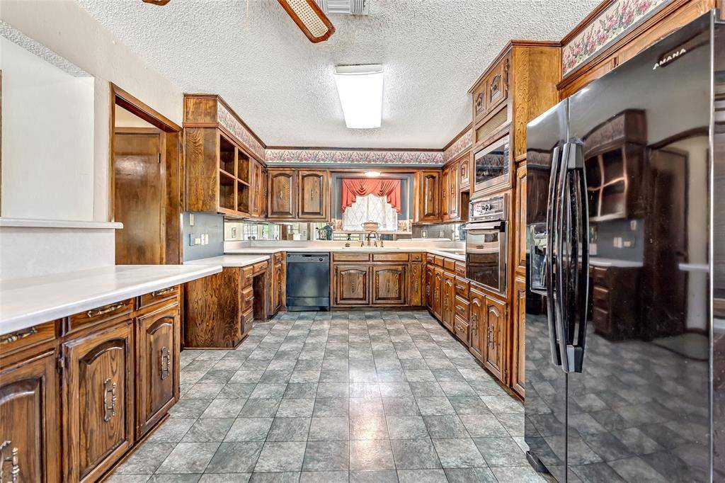 2015 Edgewood Drive, Bridgeport, TX 76426