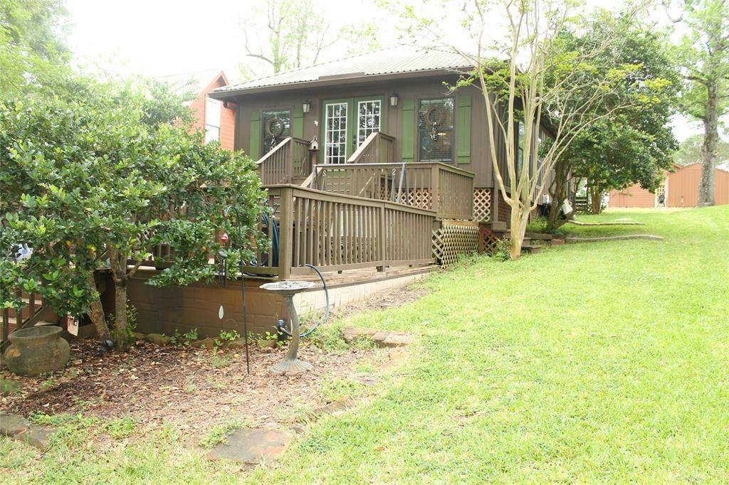 61 Hunters Creek Drive, Huntsville, TX 77340