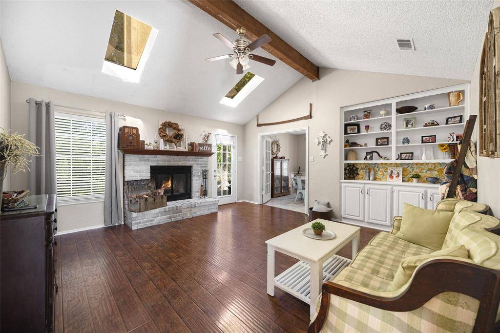 208 Rolling Hills Lane, Farmersville, TX 75442