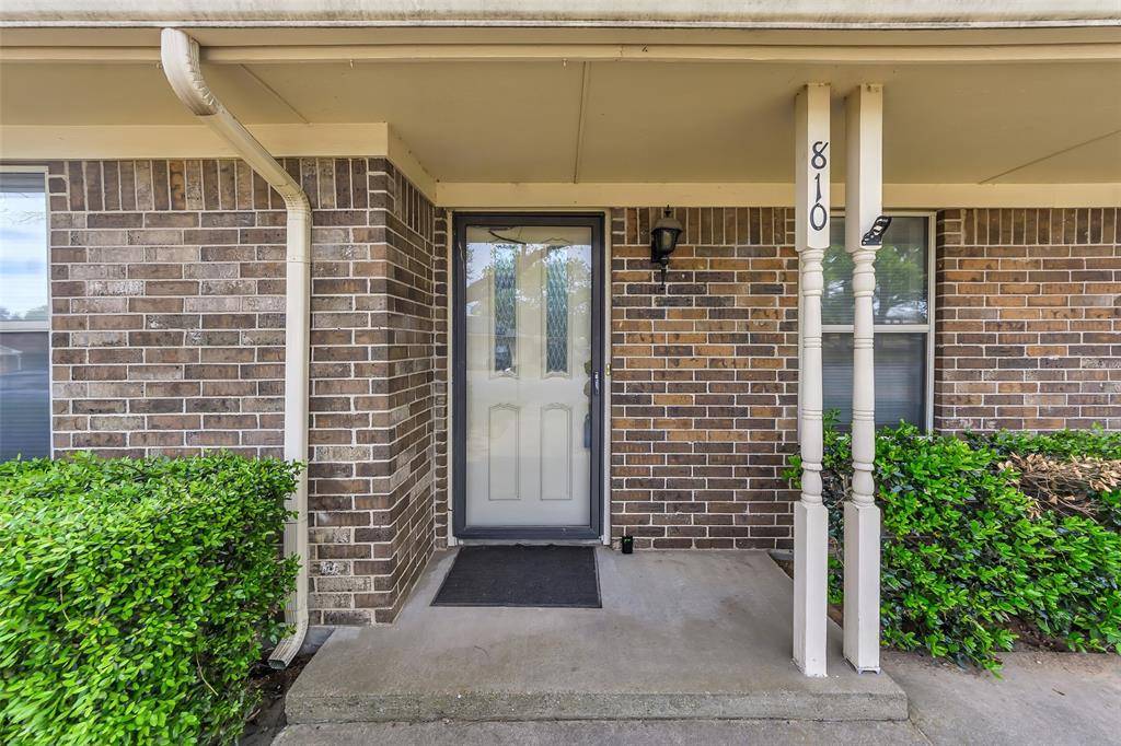 810 Hilltop Drive, Weatherford, TX 76086