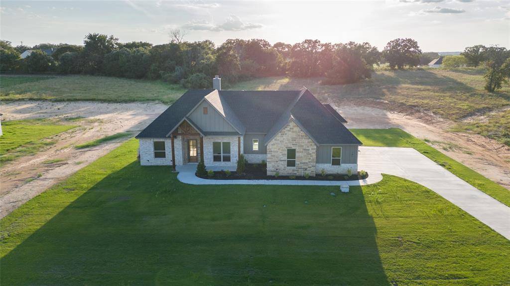 141 Prairie Winds Drive, Poolville, TX 76487