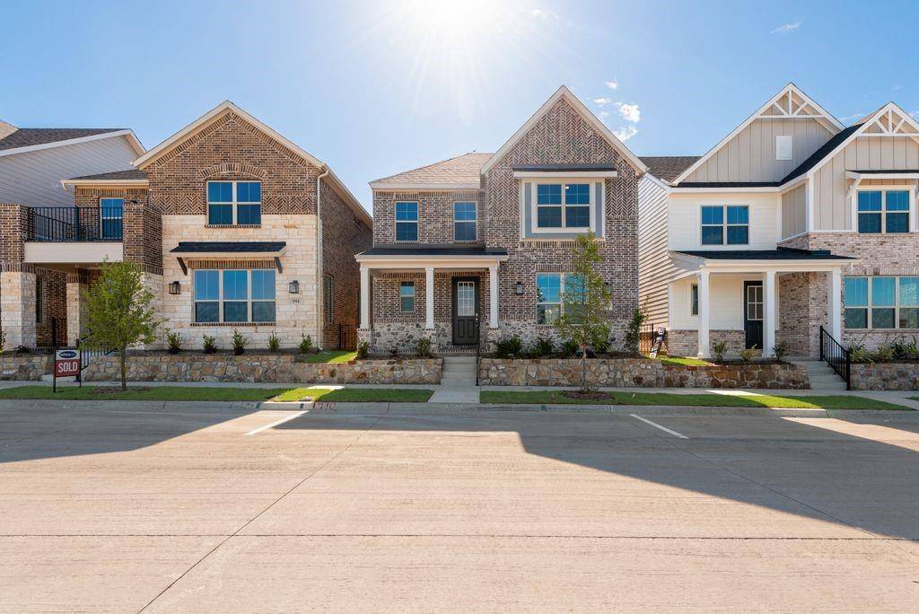 1910 Waterwalk Drive, Rowlett, TX 75088