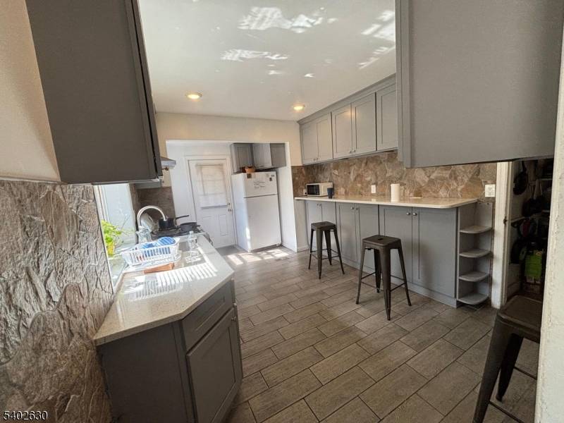 220 S Washington Ave, Dunellen Boro, NJ 08812