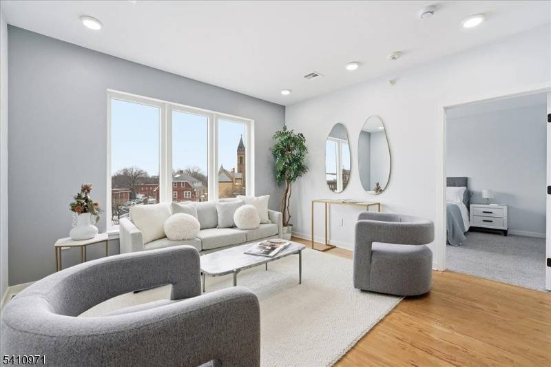 660 Bloomfield Ave #402, Bloomfield Twp., NJ 07003