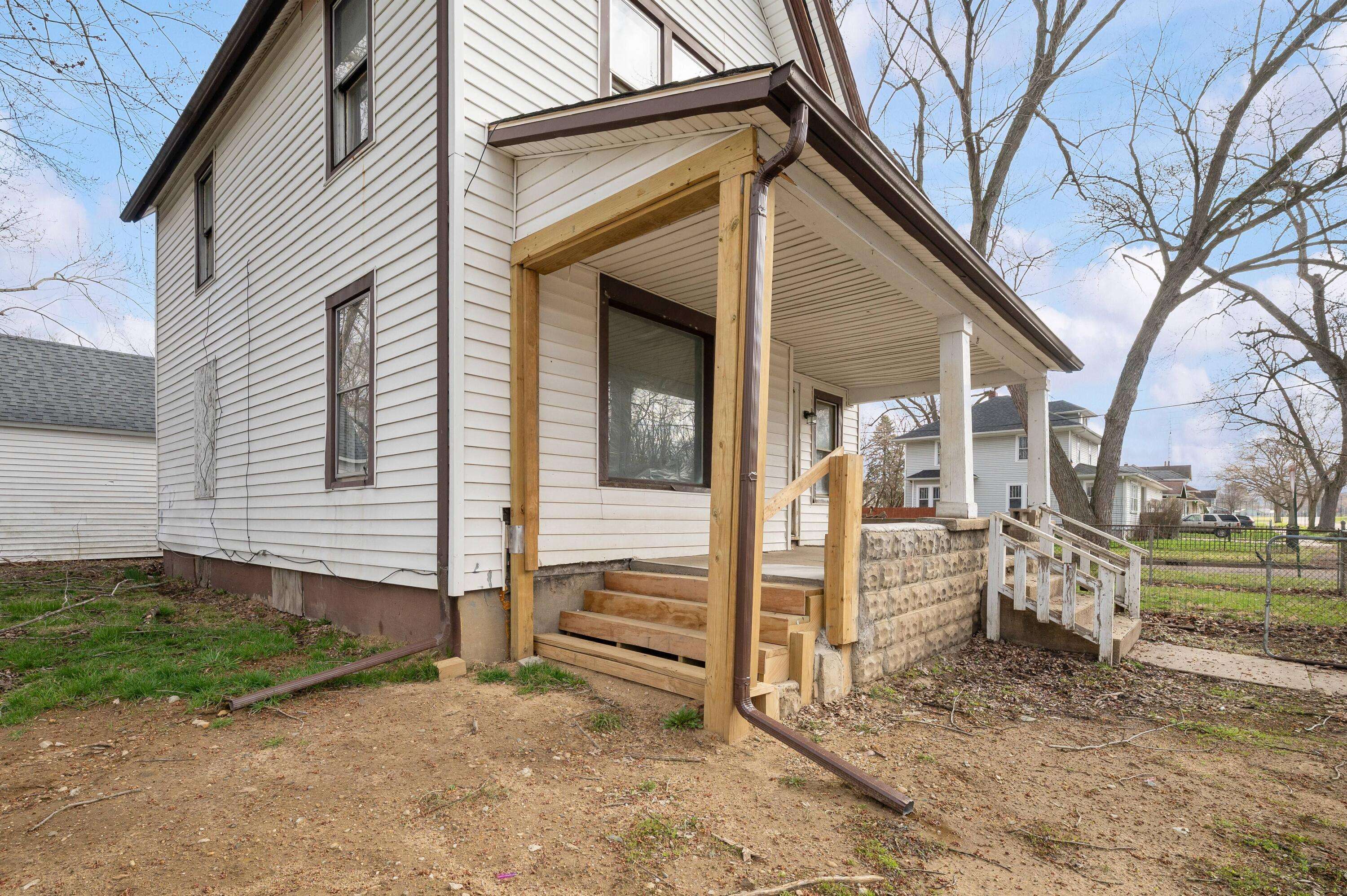 527 Howard St. ST, Niles City, MI 49120