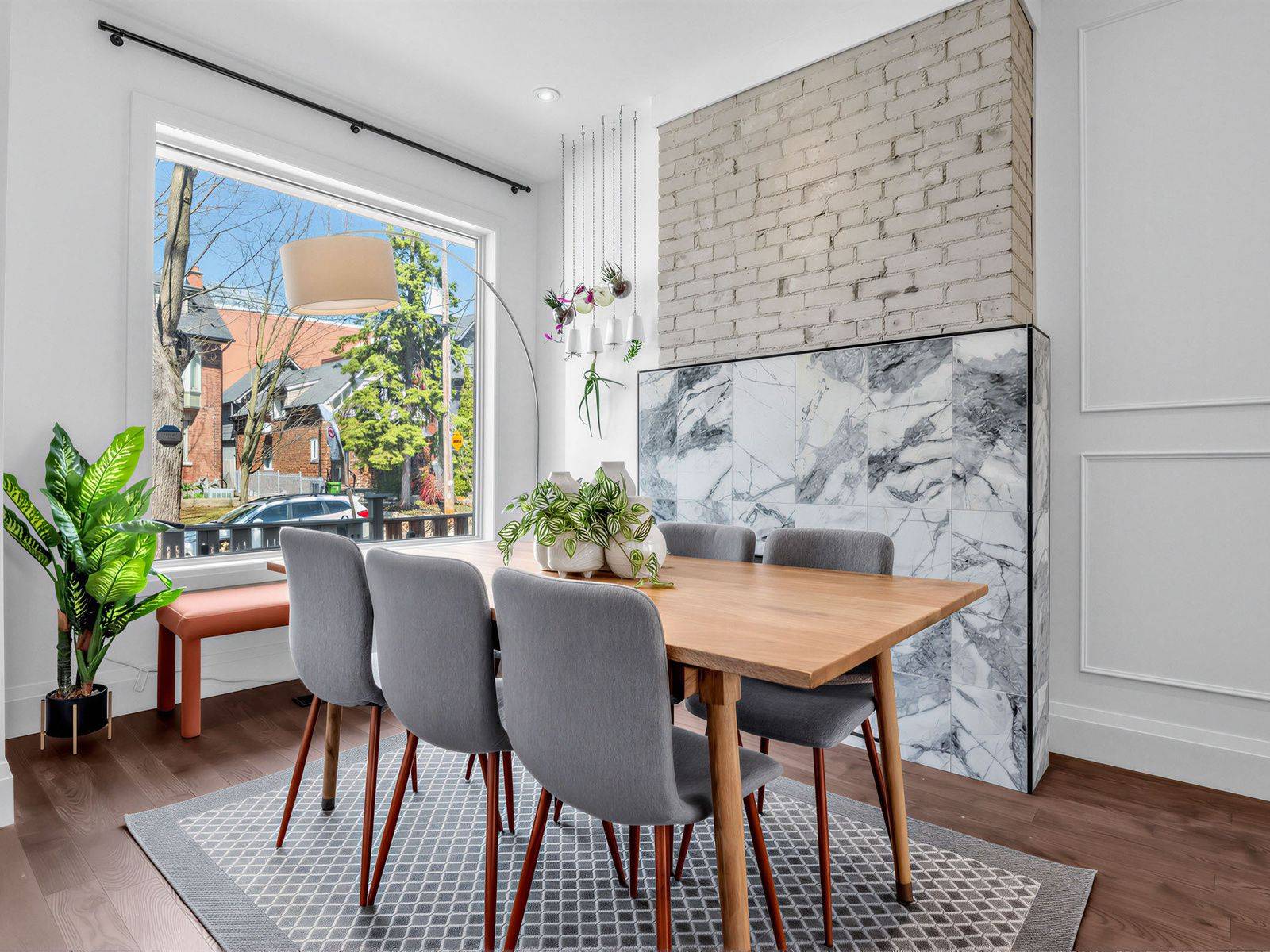 11A Alcina AVE, Toronto C02, ON M6G 2E7