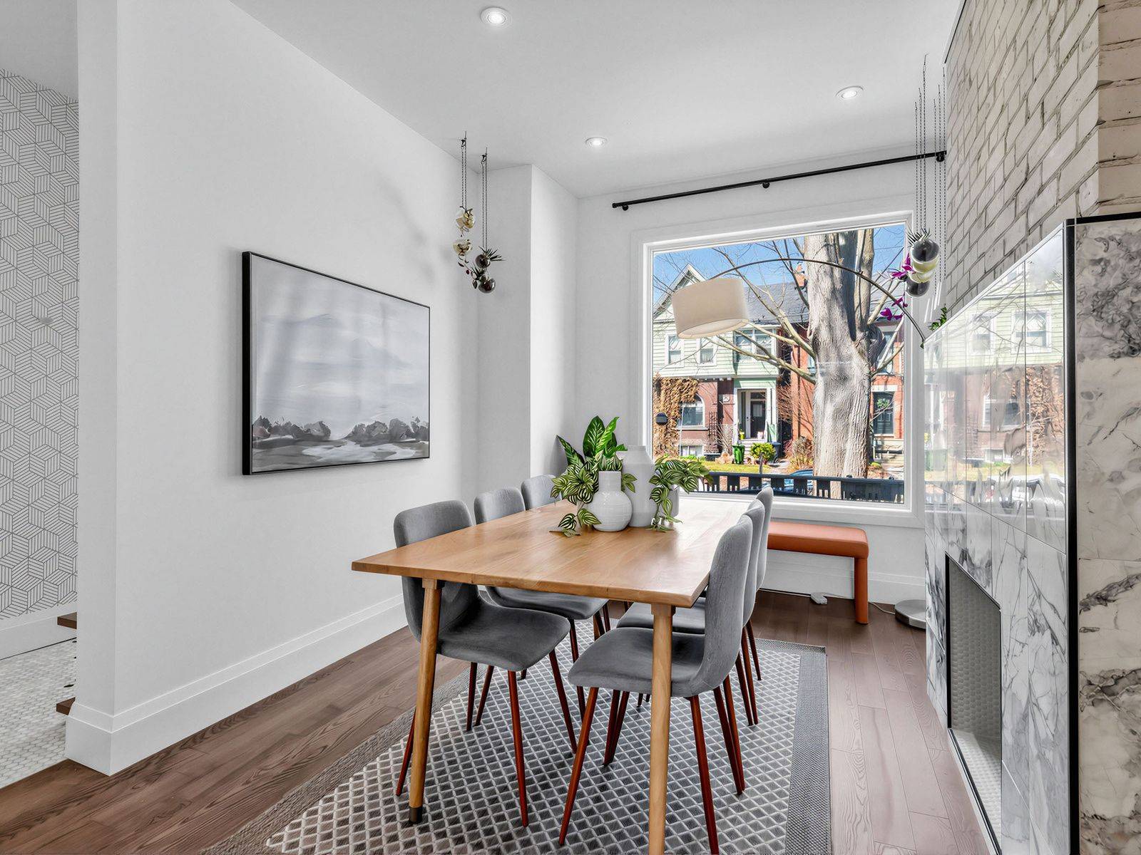 11A Alcina AVE, Toronto C02, ON M6G 2E7