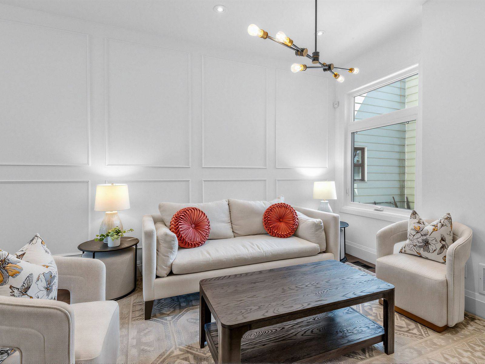 11A Alcina AVE, Toronto C02, ON M6G 2E7