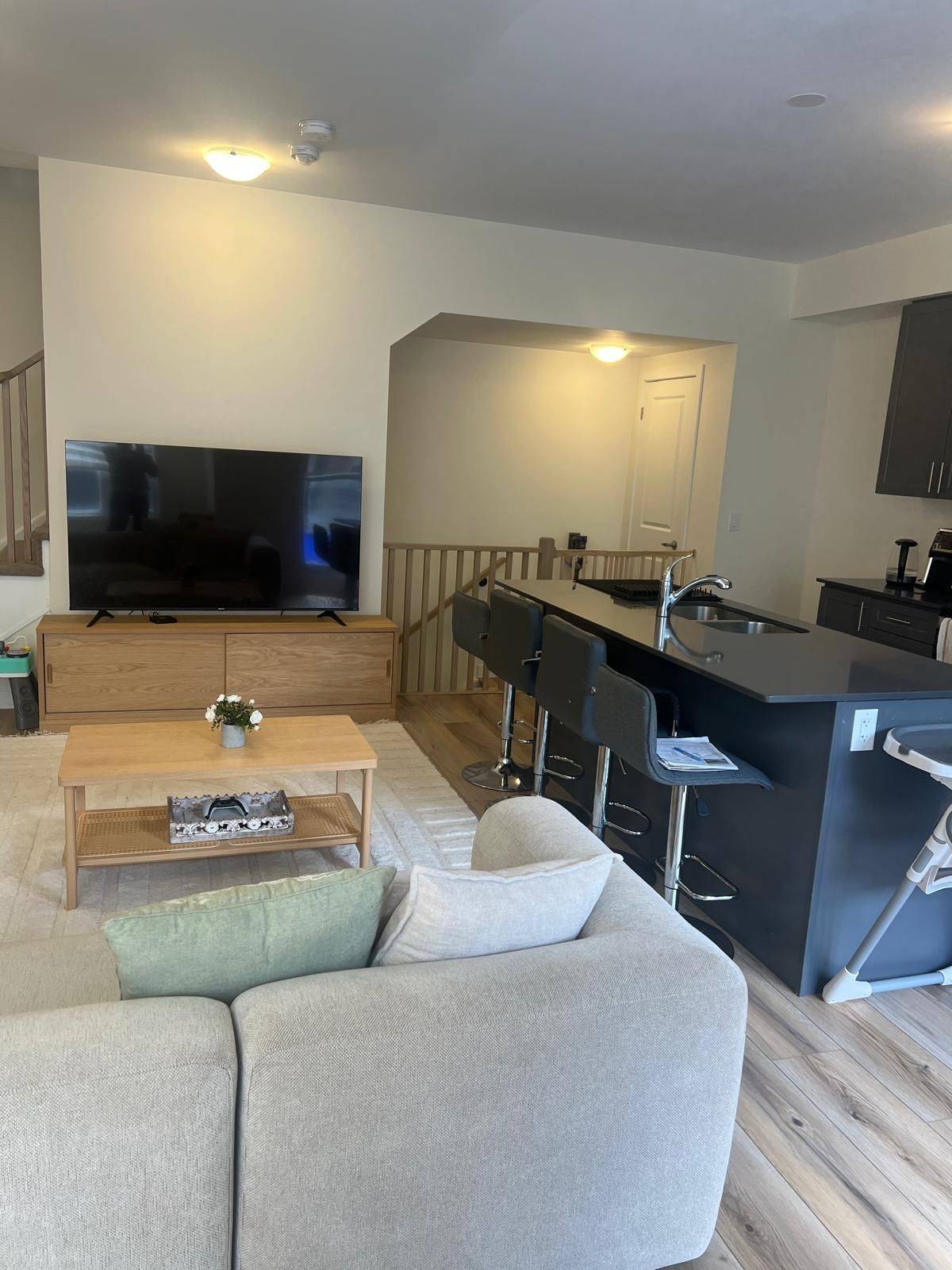 1695 DERSAN ST S #907, Pickering, ON L1X 0S9