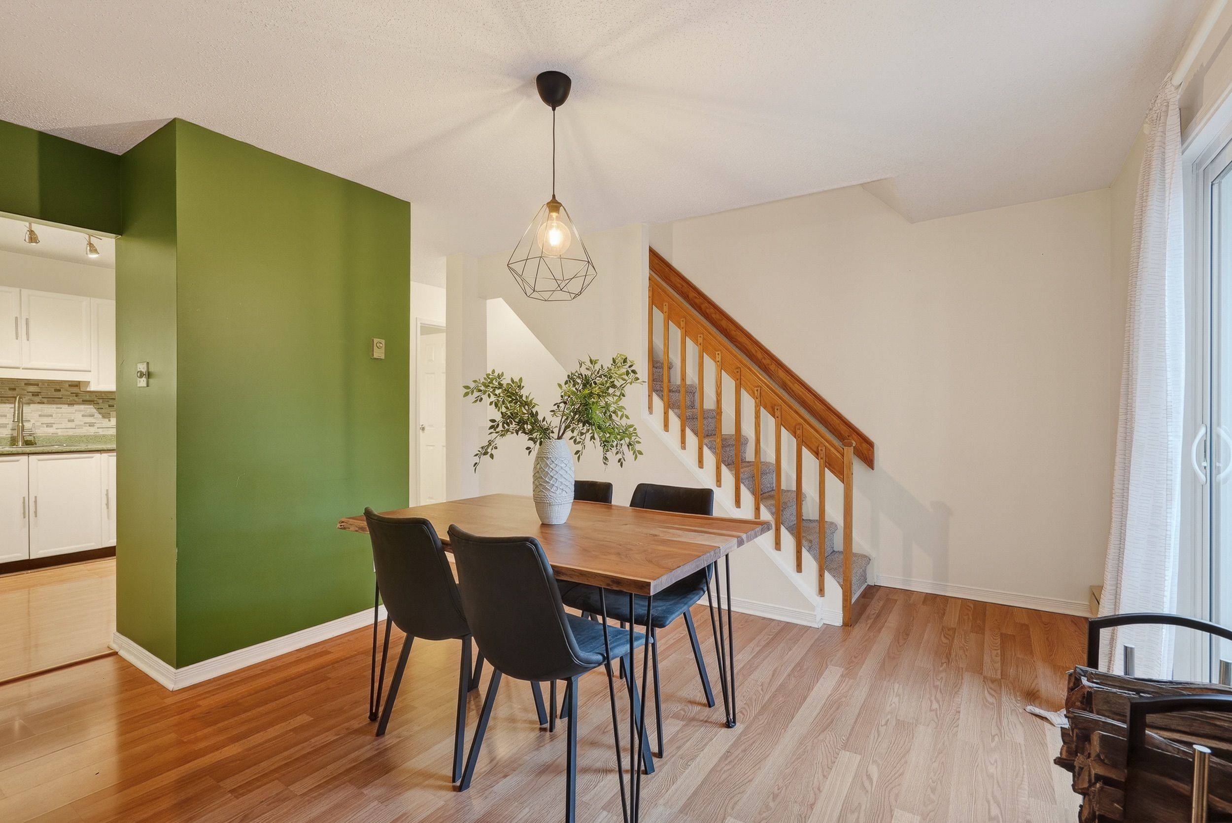 6 Terrace DR #208, Bells Corners And South To Fallowfield, ON K2H 9J2