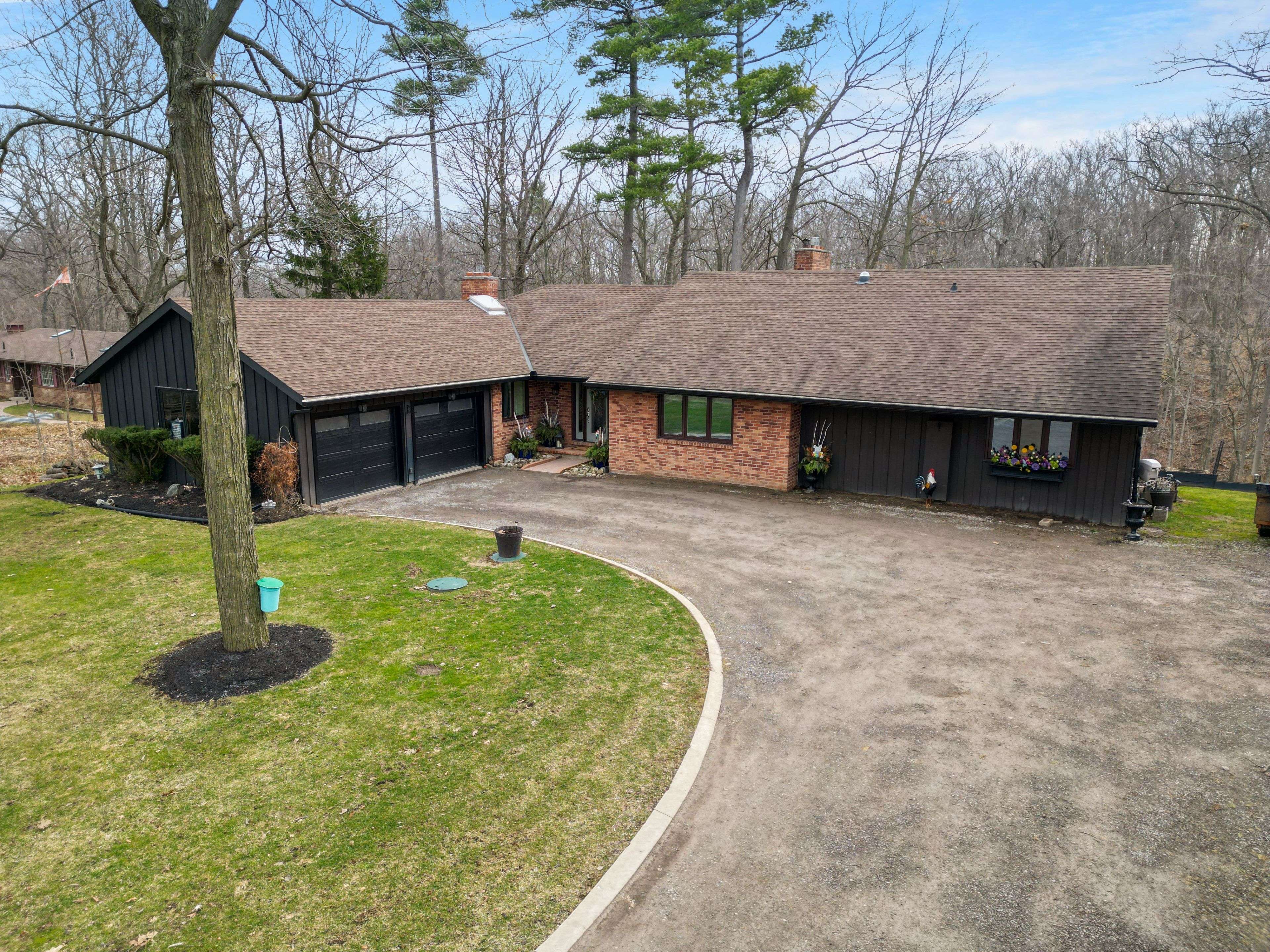 51 Park RD S, Grimsby, ON L3M 4E7