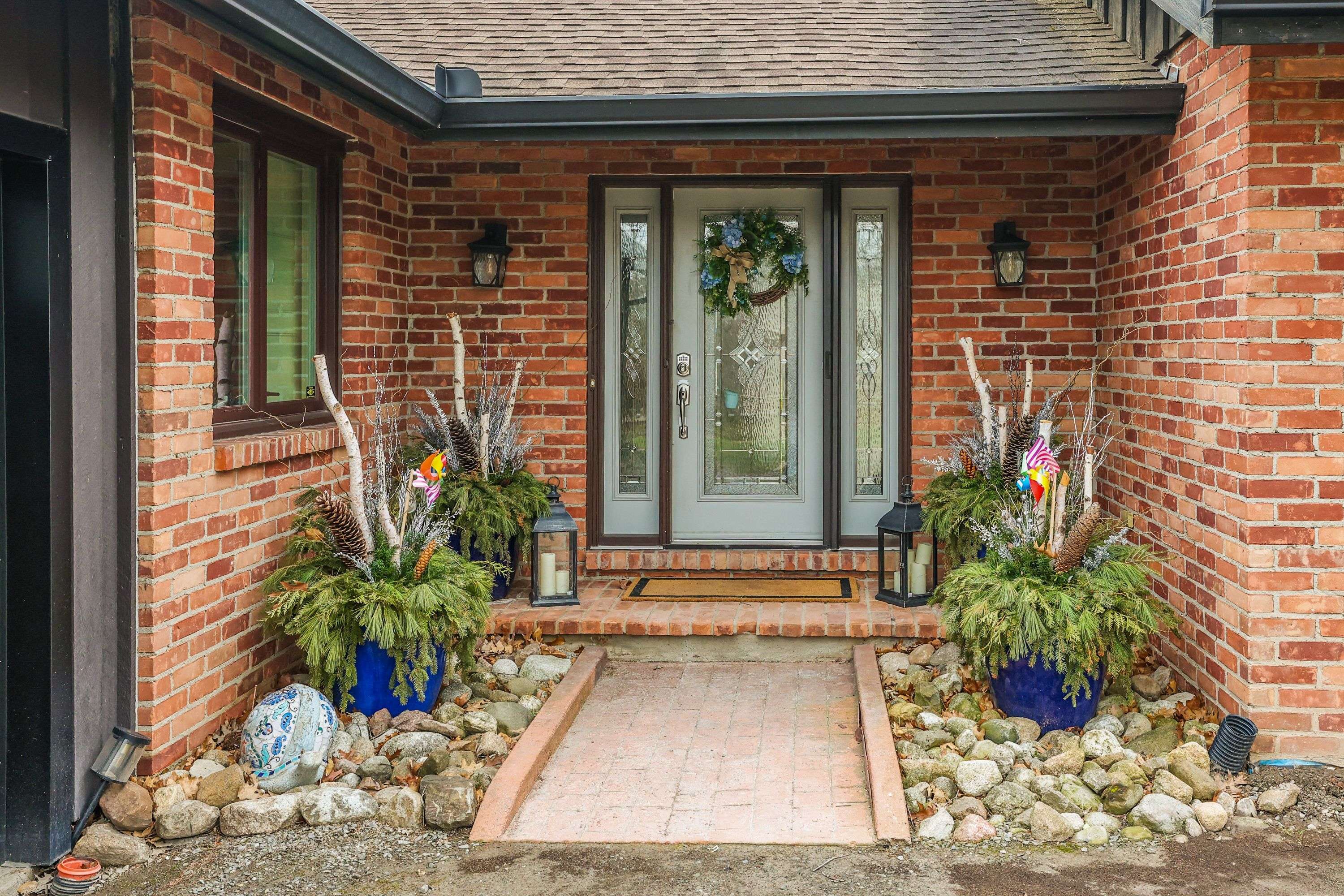 51 Park RD S, Grimsby, ON L3M 4E7