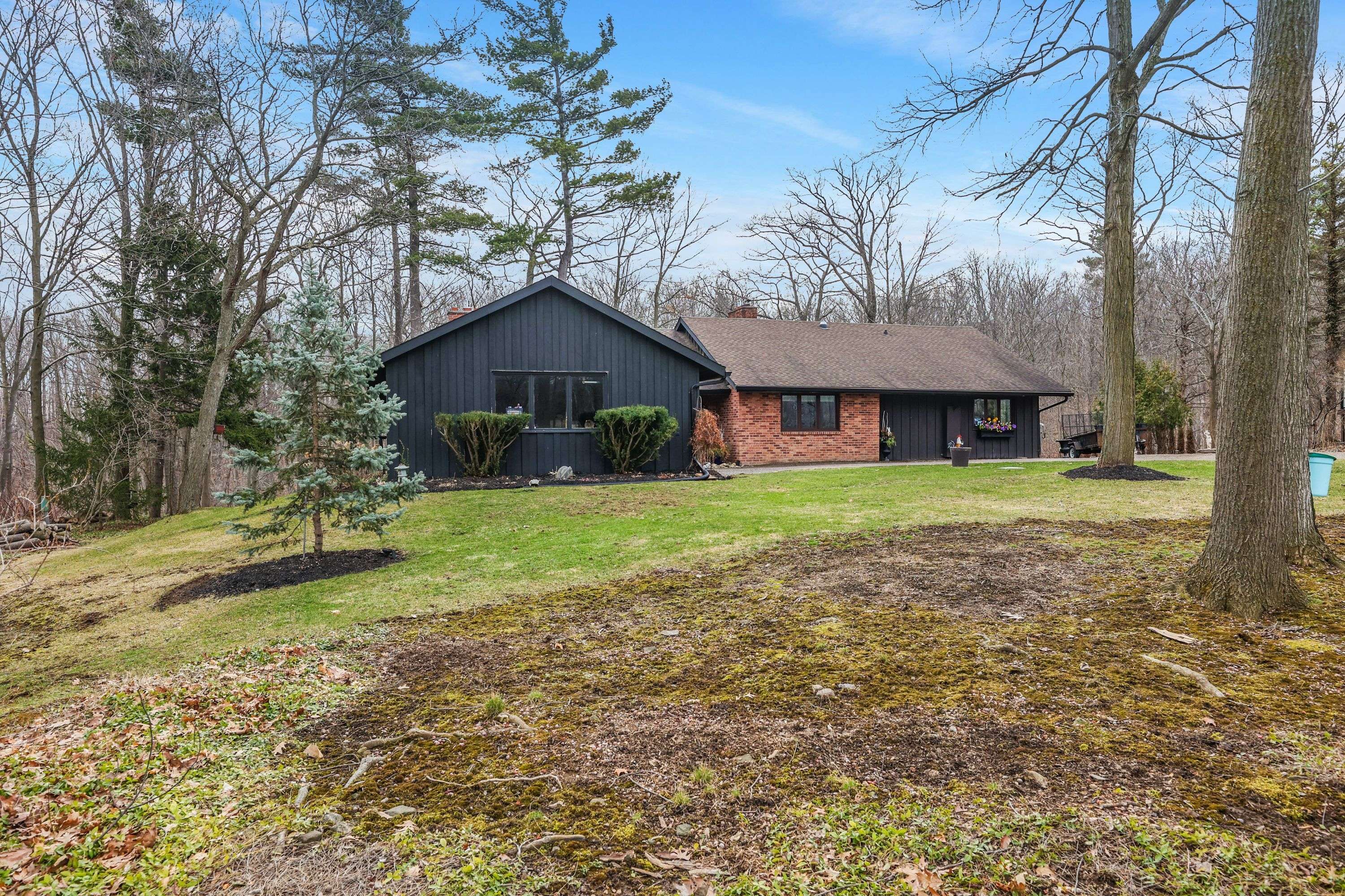 51 Park RD S, Grimsby, ON L3M 4E7