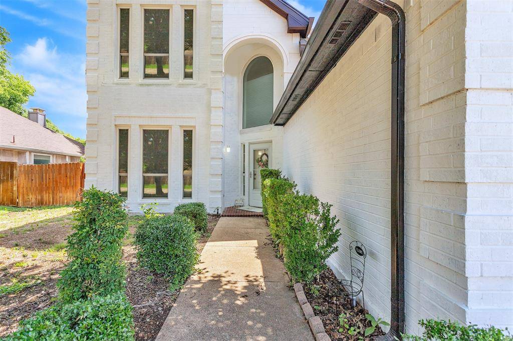 2806 Wandering Oak Drive, Corinth, TX 76208