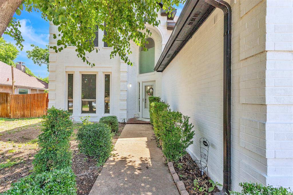 2806 Wandering Oak Drive, Corinth, TX 76208