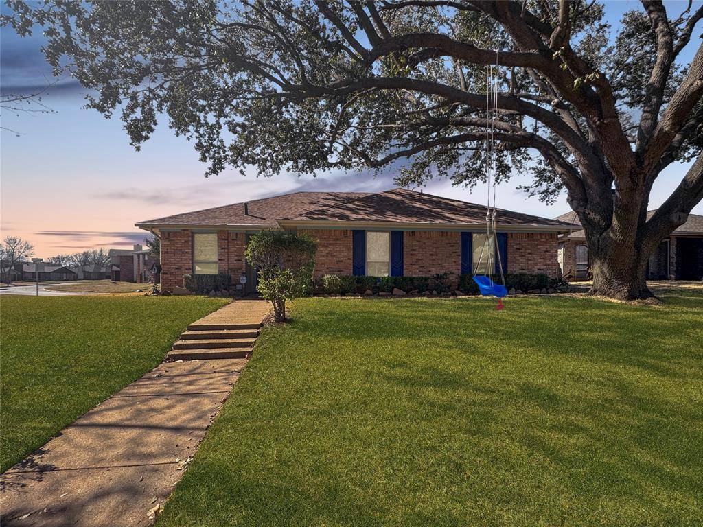 5216 Stagetrail Drive, Arlington, TX 76017