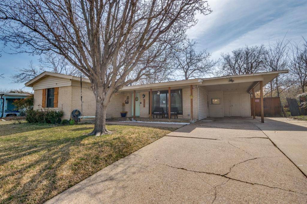 2206 Cloverdale Street, Arlington, TX 76010