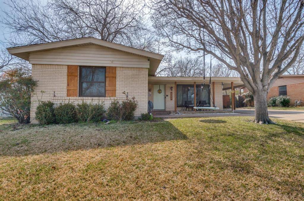 2206 Cloverdale Street, Arlington, TX 76010