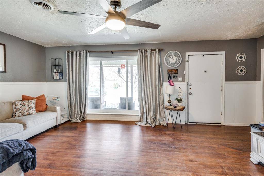 2206 Cloverdale Street, Arlington, TX 76010