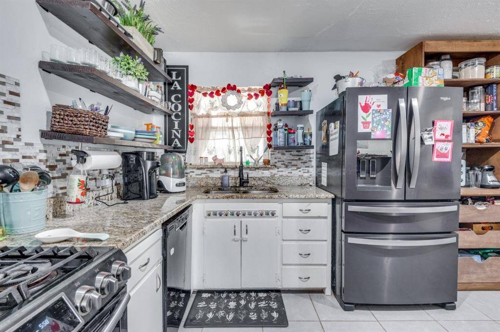 2206 Cloverdale Street, Arlington, TX 76010