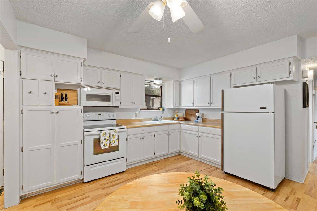 2106 Calvert Road, Brownwood, TX 76801