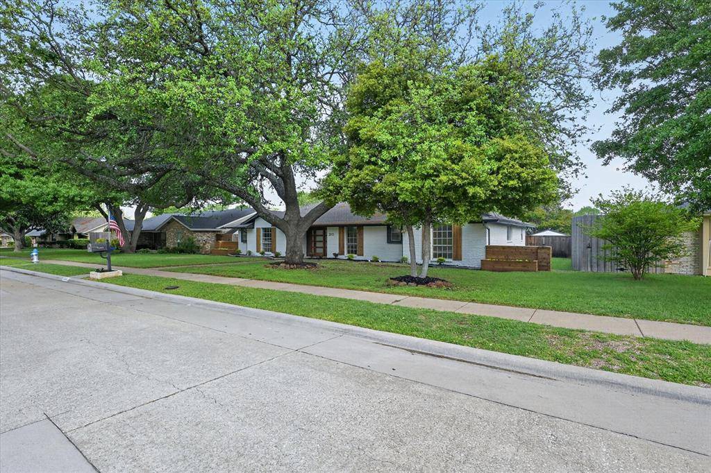 2313 Claridge Circle, Plano, TX 75075