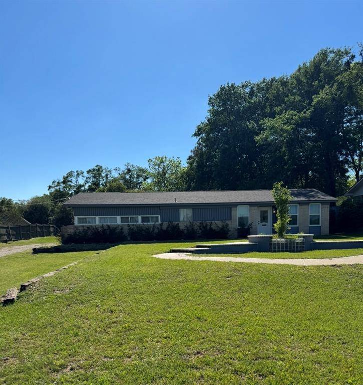 1527 S Main Street, Lindale, TX 75771