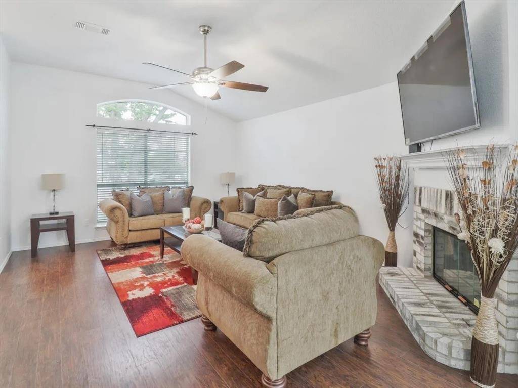 9403 Crimnson, Dallas, TX 75217