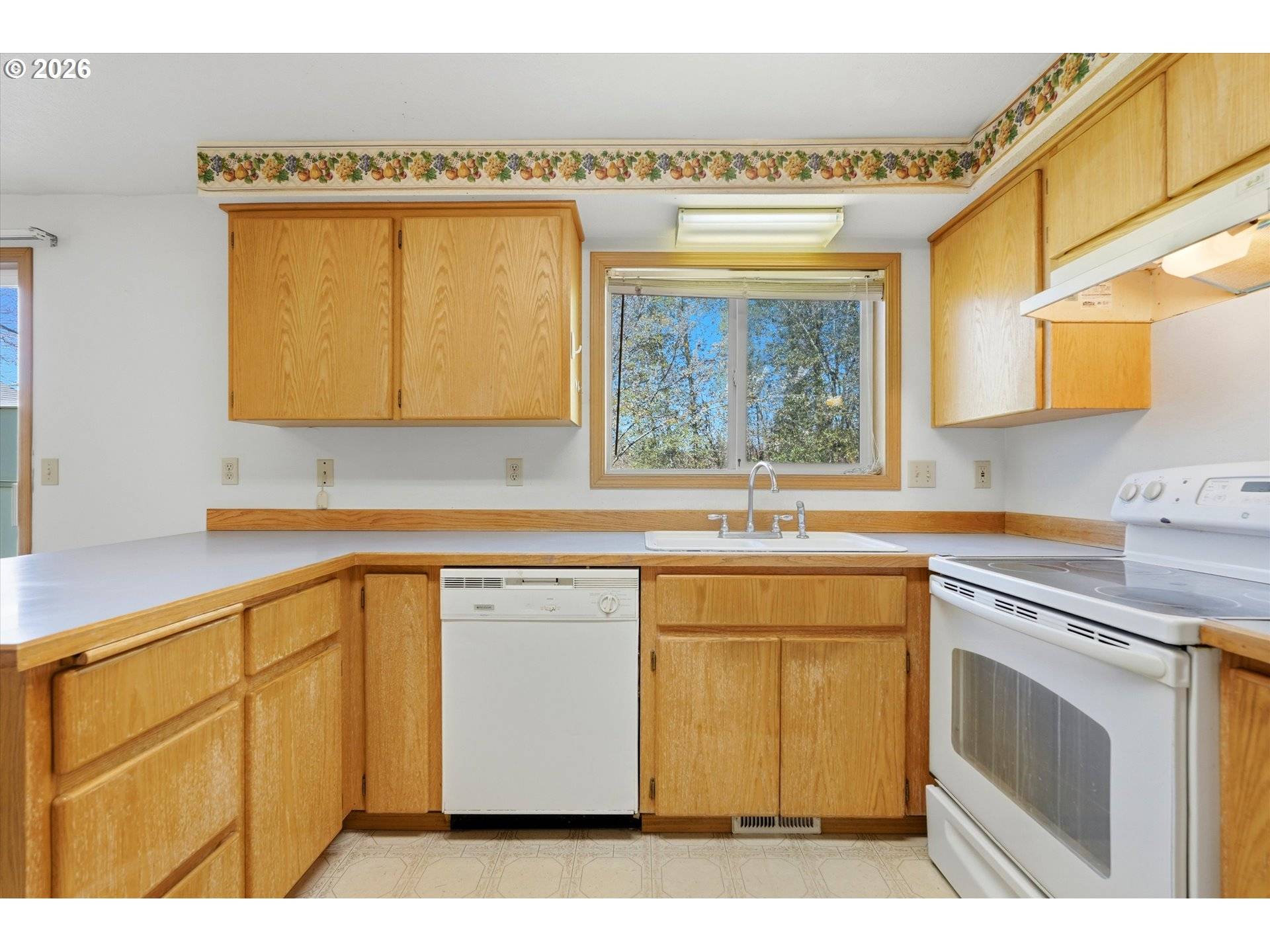 12205 SE MOUNTAIN SUN DR, Clackamas, OR 97015